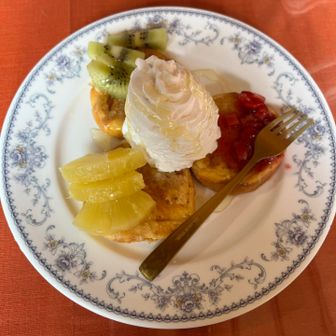 パンケーキ
12:00からなので一番乗りかも。

宿泊者用の飲み放題メニューがあった。
飲み会できちゃうじゃん。