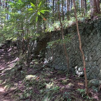 石塁がすごい、誰がいつ作ったのか？？