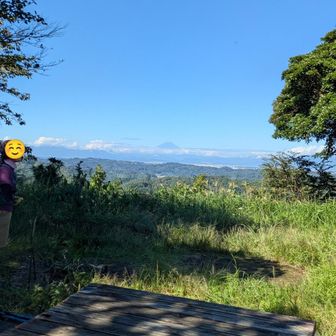 十二所果樹園展望地にはテーブルもあり、小休憩