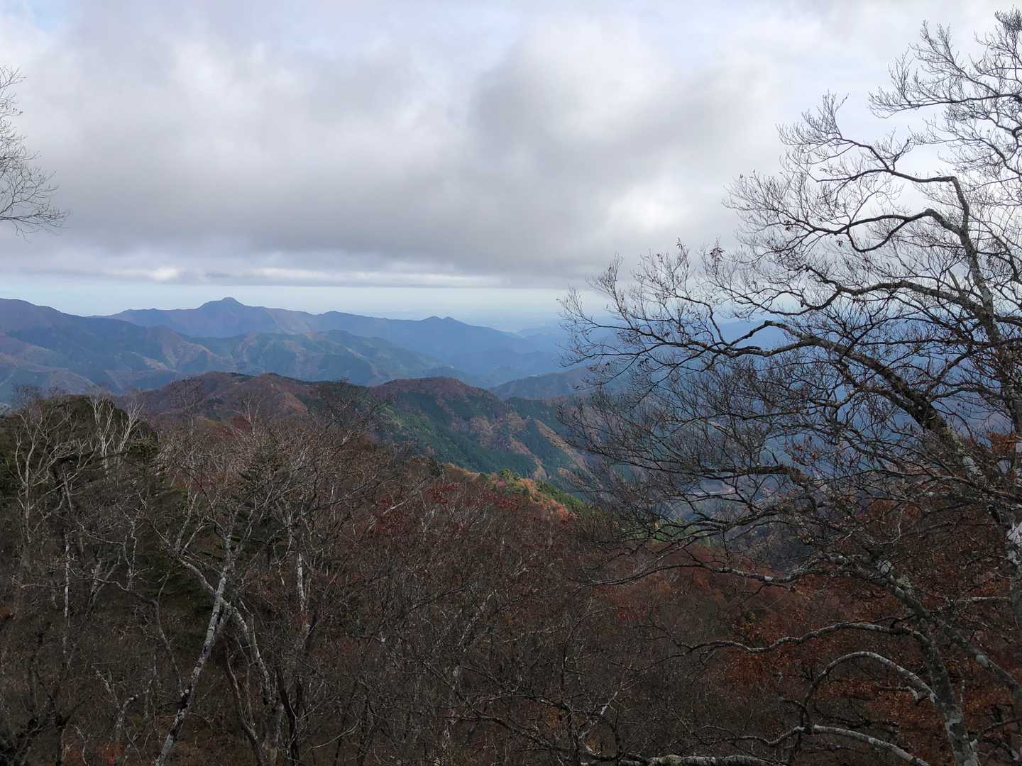ちょうど雲が上空を通過していたので眺めはいまひとつでした🤣