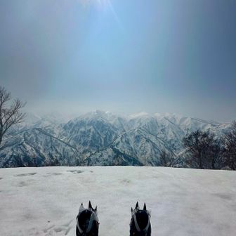 山頂到着

目の前に飯豊がドーン💥