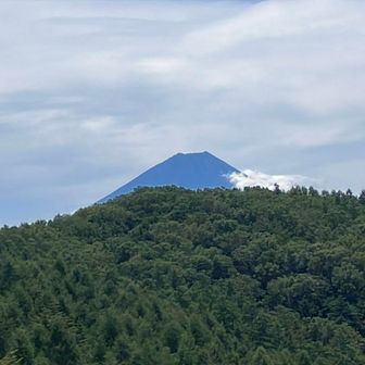 振り返ると富士山の頭も見えました