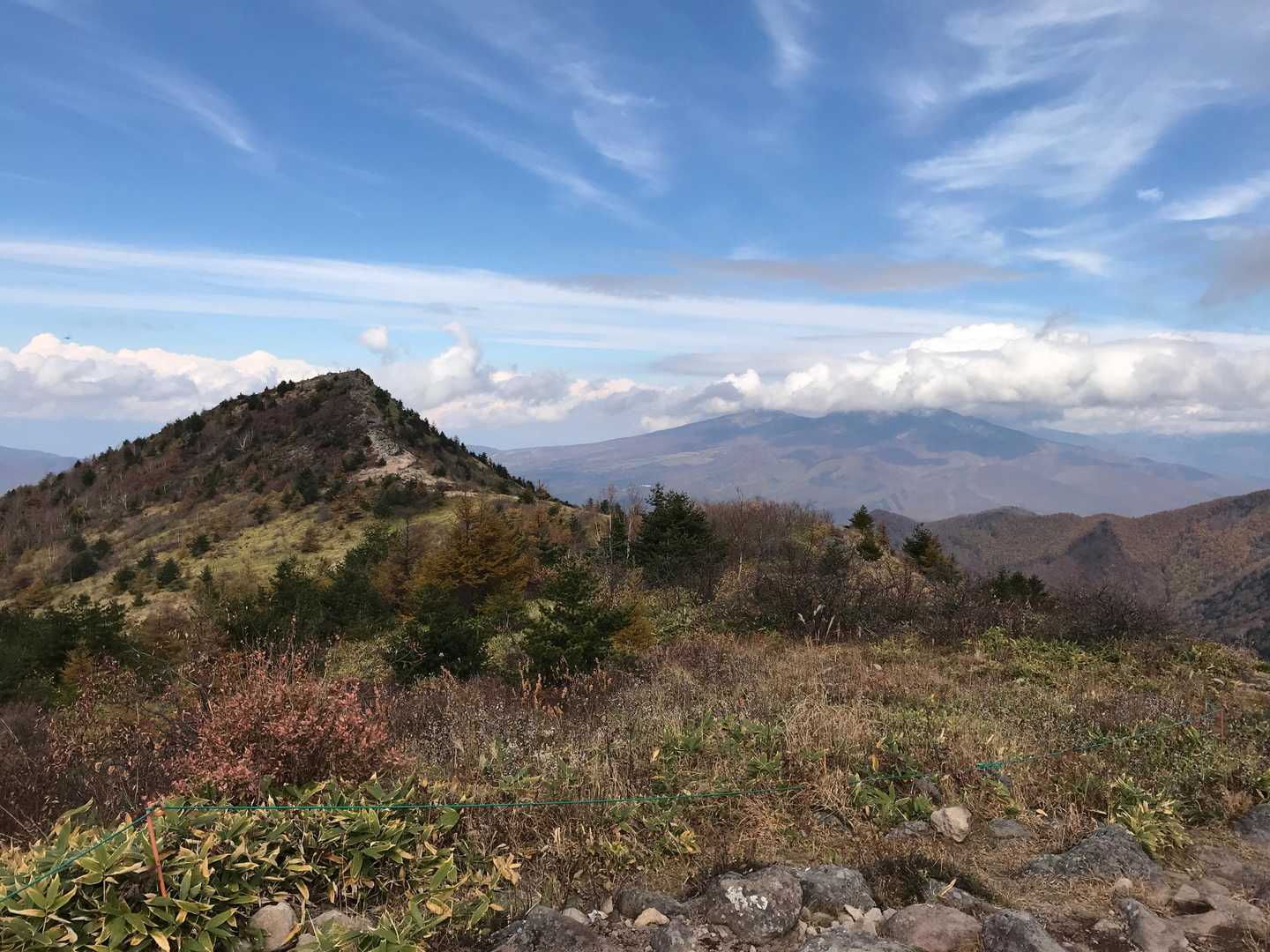 四阿・根子方面も雲です