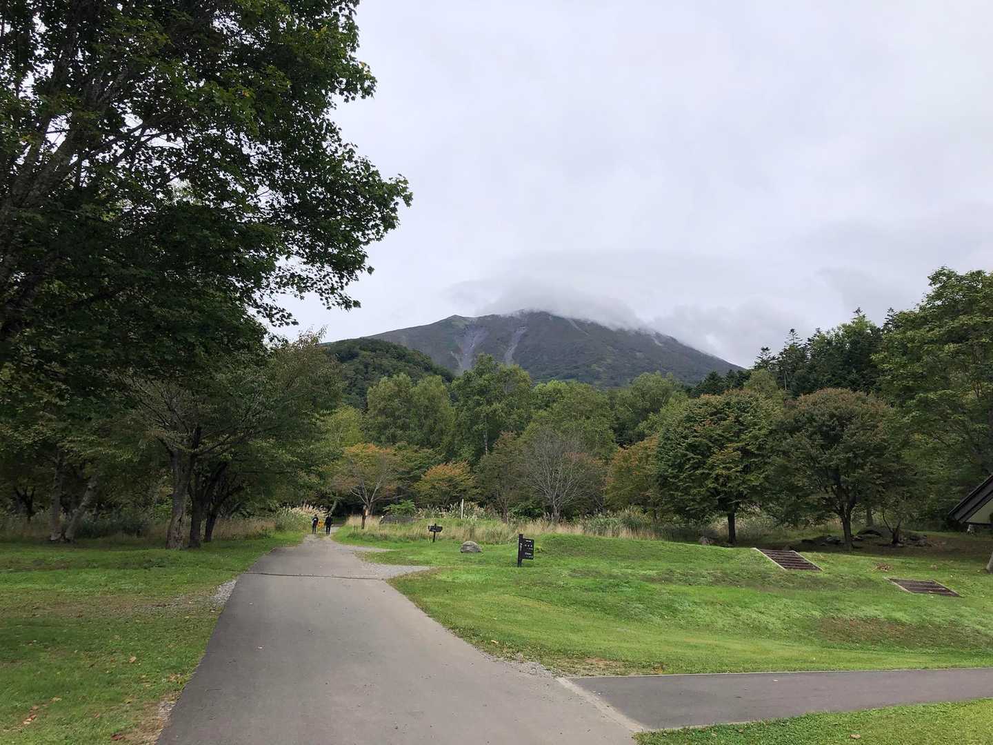 下山したら雨降りそう☂️

秋めいた羊蹄山でした。
ありがとうございました！