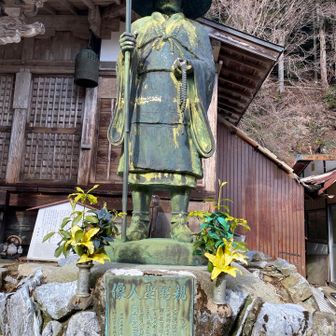 月輪寺には親鸞上人も参詣されているとのこと