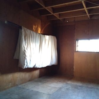 唐沢小屋の中です
比較的綺麗に整理されてます