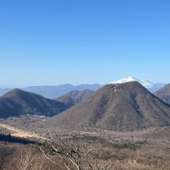 榛名富士の先に浅間山🗻ボーナスシーズン中に黒斑山を🥾狙ってます