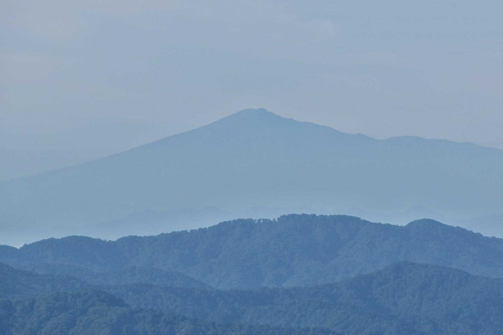 鳥海山🗻
もうすぐ初冠雪かな❄