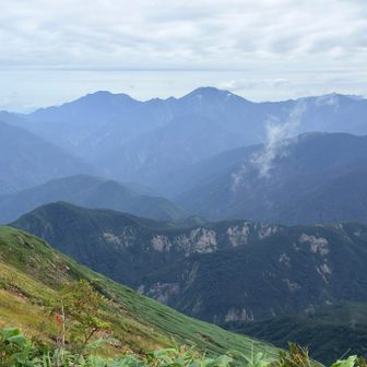 そして越後三山。
えちこまーー！
ついこないだ登ったぞぅ✨✨