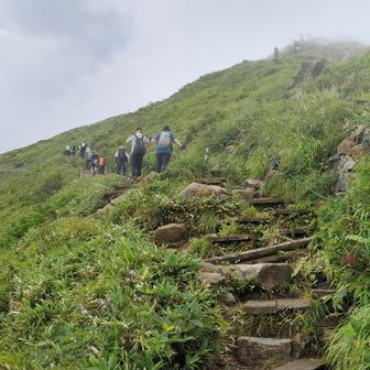 八方池山荘から登山スタート！