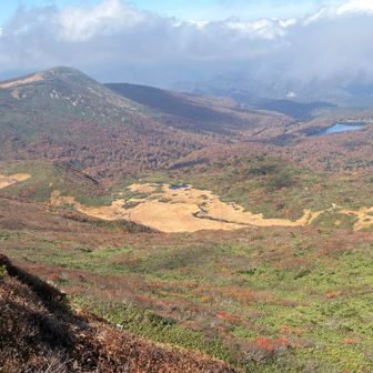 須川湖も見えます。
