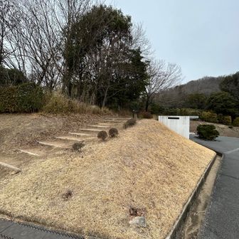 白雲谷温泉ゆぴかの大駐車場に停めさせて頂いていざ。登山口横にはトイレもあららます。