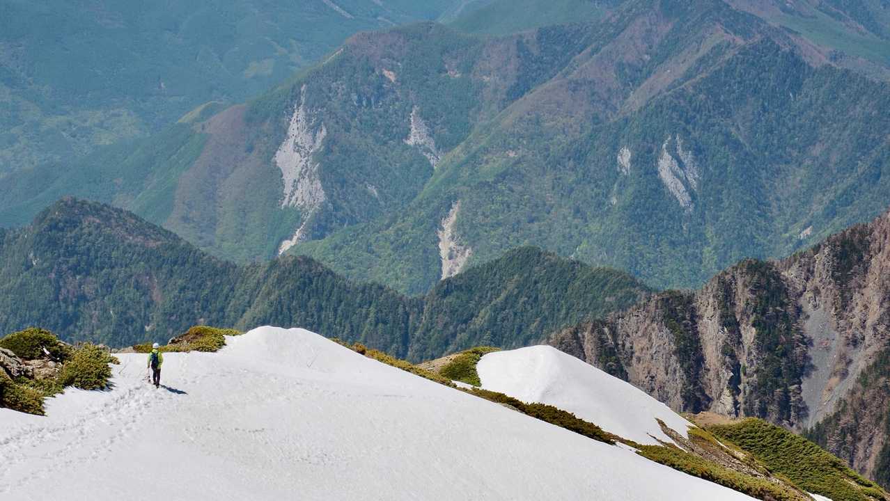 仙丈ヶ岳、残雪期テン泊 の写真 25