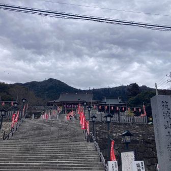 いまにも雪が降ってきそうな空