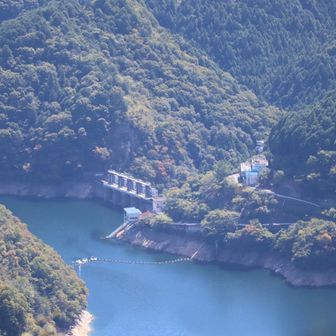 柳瀬ダムだっっ
５年前に銅山川3ダム巡りをしました
可愛さで選ぶと3つの中で柳瀬ダムがいちばんです♡