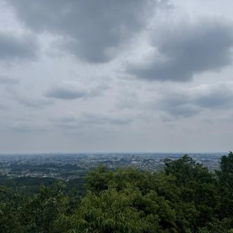 展望台から。
今日は曇りだからあまり見通せないね。