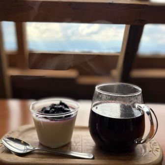 お待ちかねお目当てのプリンとホットワイン
1月に飲んでめちゃくちゃ美味しくて、絶対にまた！と楽しみにしてました　至福