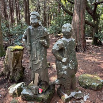 鐘ヶ嶽山頂〜山頂標識がないけど、561m〜