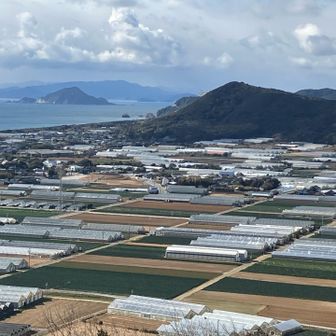 左手は神島　前方手前が城山　奥が宮山