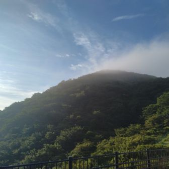 明神ケ岳が綺麗に見えます