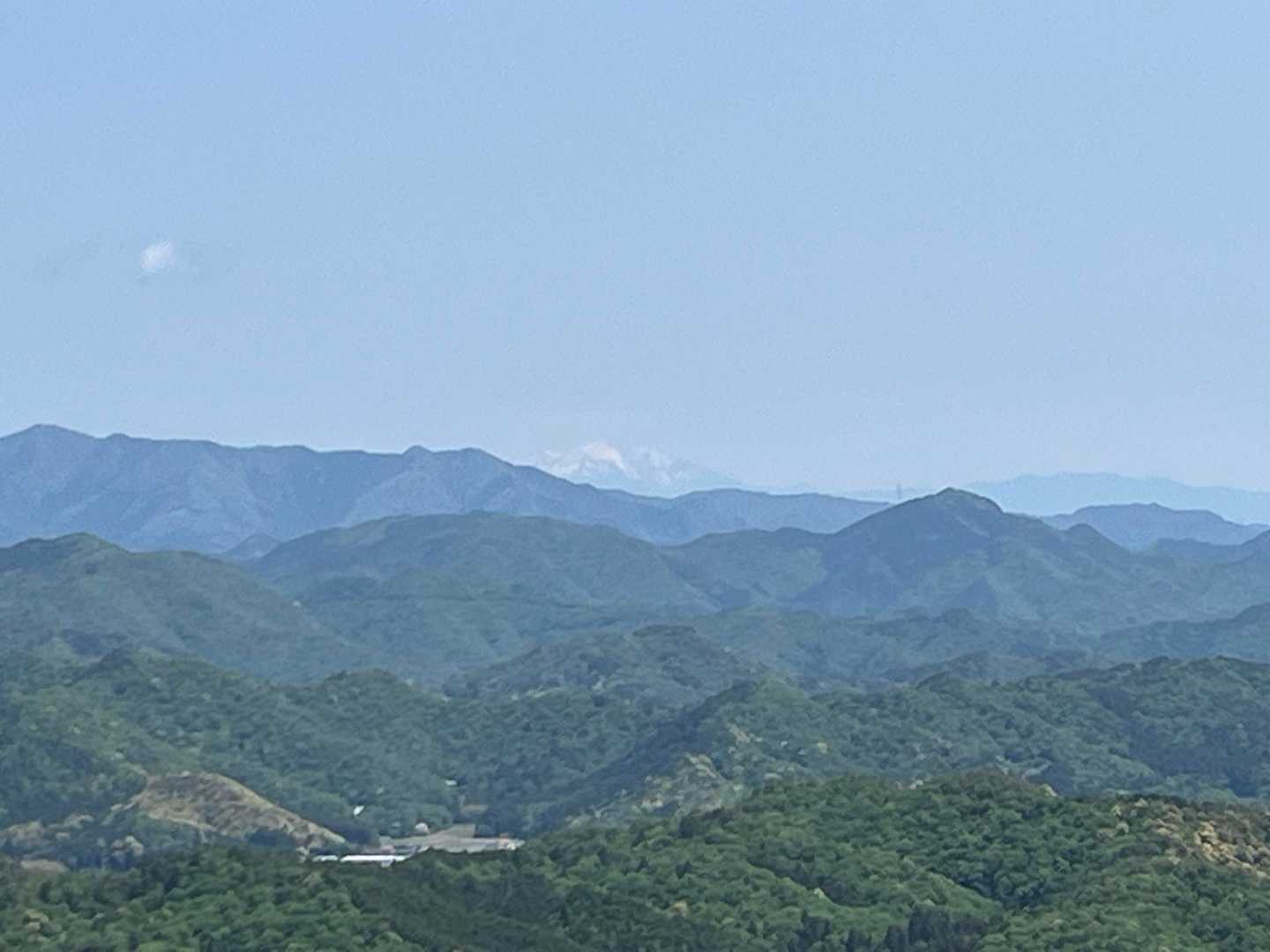 道中、さっきよりは御嶽山ハッキリと😍
