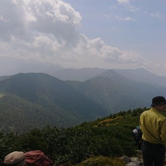 日高山脈‼️
僕が立っている場所は清水町。すぐ目前に見えている山々は日高町だよと山岳会の方に教えていただきました。