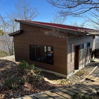 畦ヶ丸の避難小屋
トイレもきれいでした