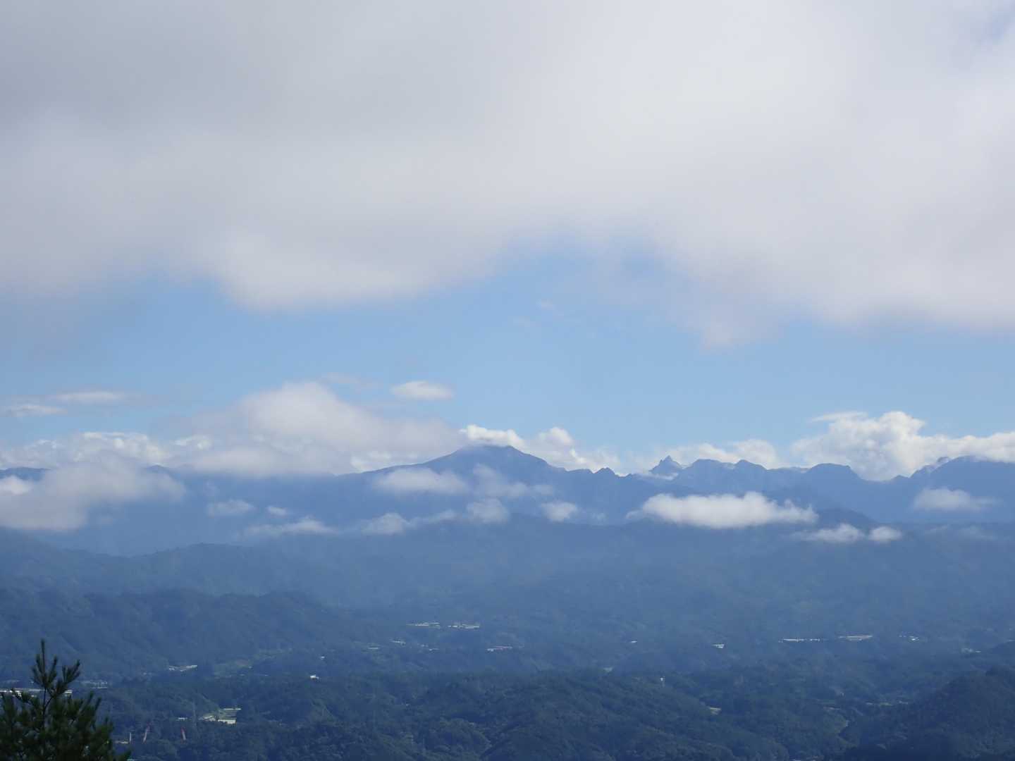 雲が切れて槍が見えました