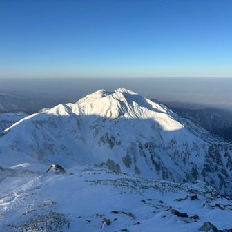 大日岳にも日が当たる
剱御前山までだけど来てよかった
ココも爆風