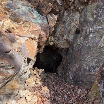 採掘後到着
人1人分くらいの洞穴