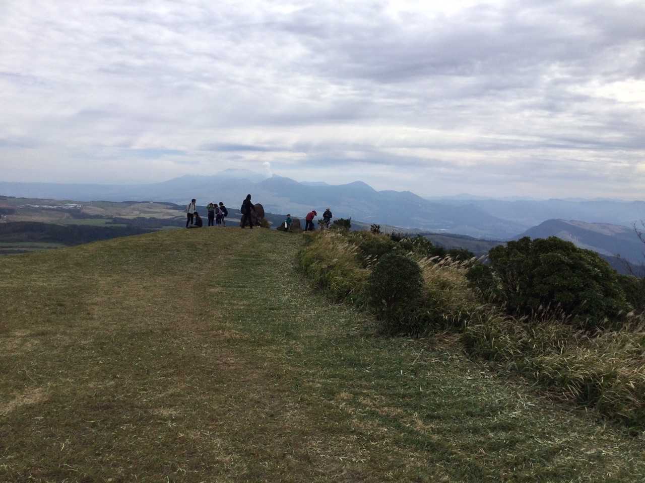 この女岳の広場360°観れる景色　熊本の天山と言われてるとか　本当にそんな感じですね
