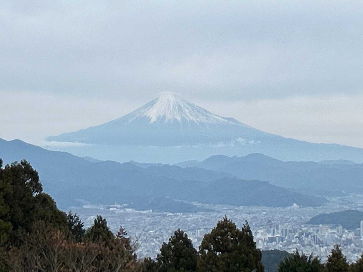 少し霞んでいるけどいい景色だ