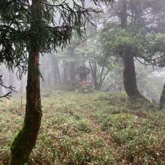 中都山山頂のお社