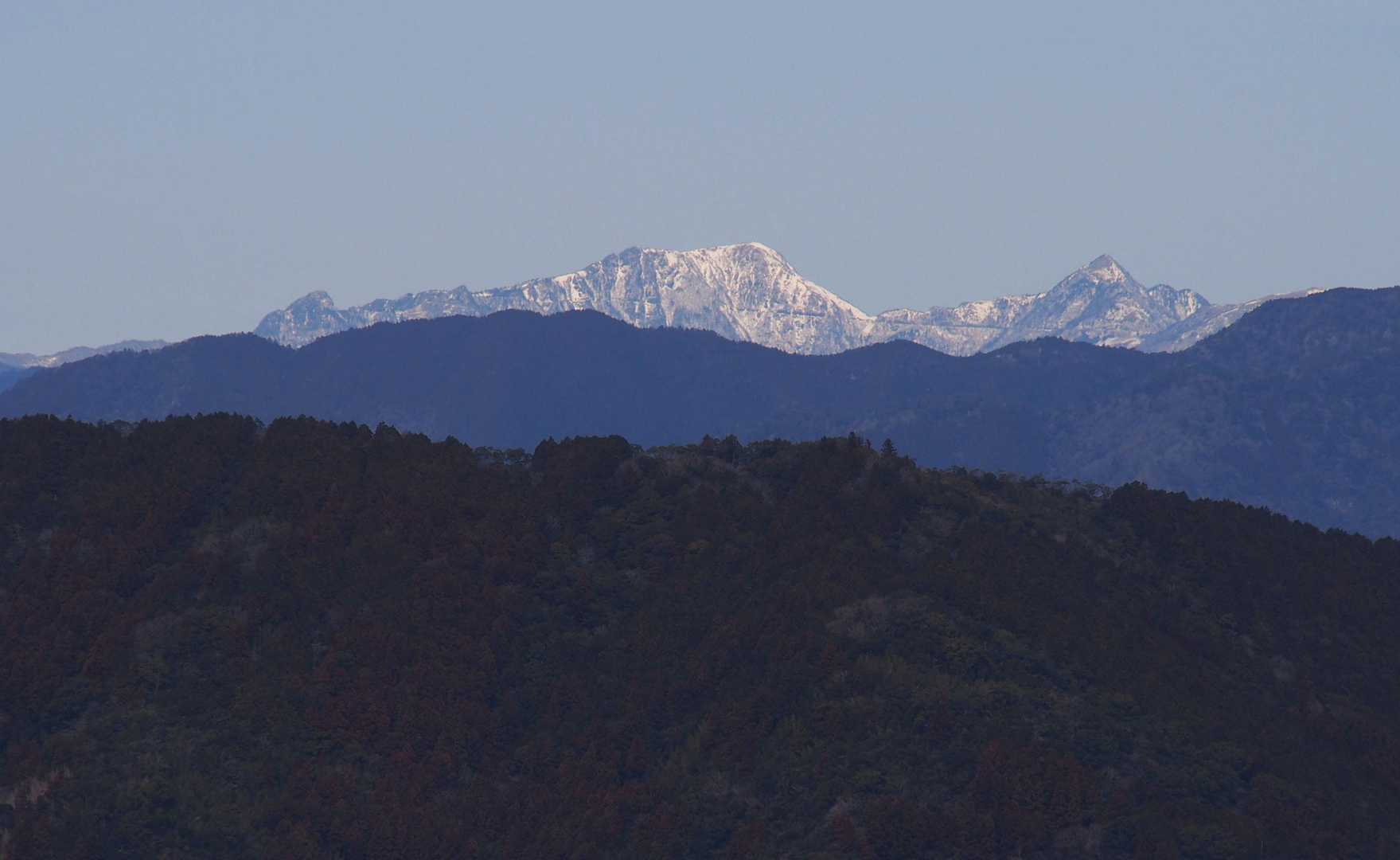 ここからは、瓶ヶ森（中央）、西黒森（右）も確認できます😍