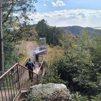 帰りは一本早い電車に間に合うかも？
そうと決まったら
急いでおります。
サッササッサと急ぎ足で休憩なし。
おお〜ちょっと待って下さいよぉ～