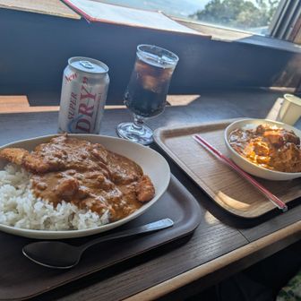 ご褒美に奮発カツカレー😆