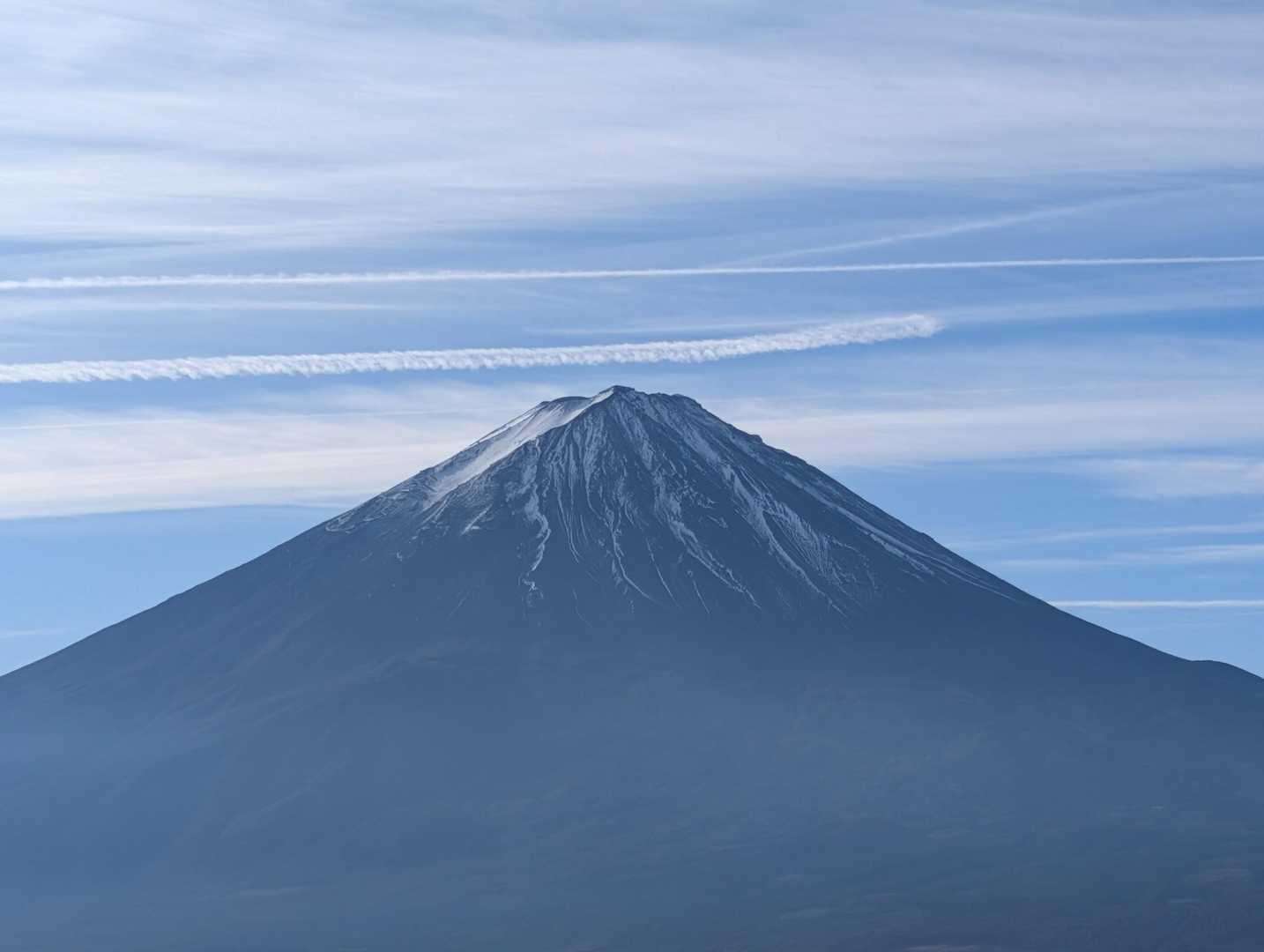 富士山って何故こんなに人を惹きつけるんでしょうね。