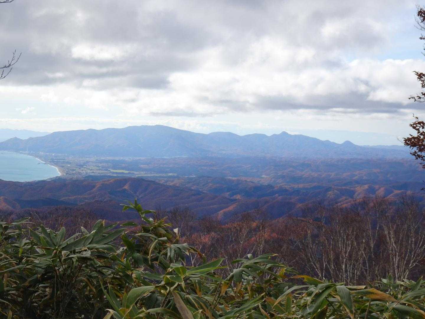 諸々の山々。