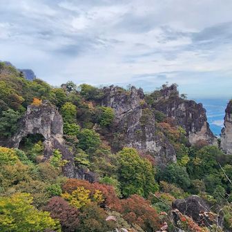見晴らし台からの奇岩群