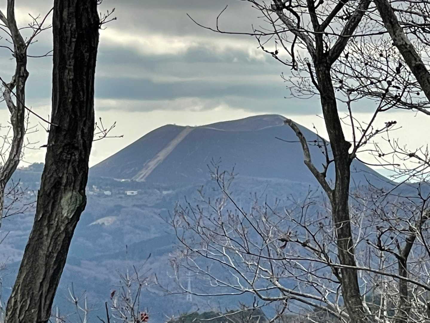 大室山。この角度からが一番好きかも😊