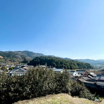 👈龍王山🐉 👉に三輪山⛩️✨✨✨
正面のポッコリしたのが衾田陵🪦ですかね🤔