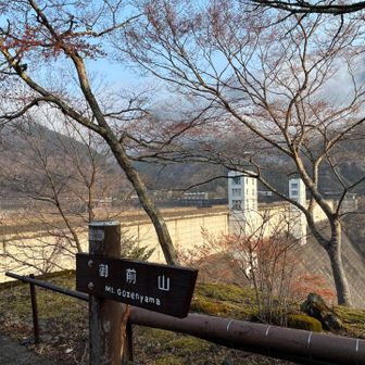 登山口に入ります