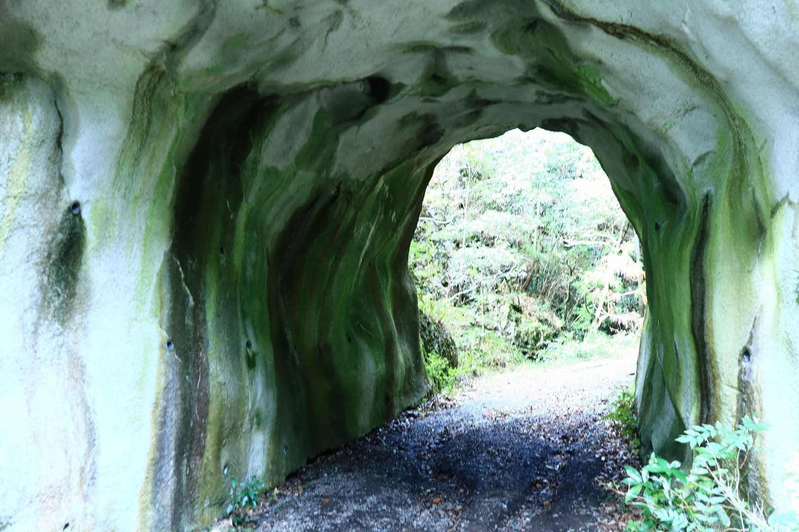 トンネル。