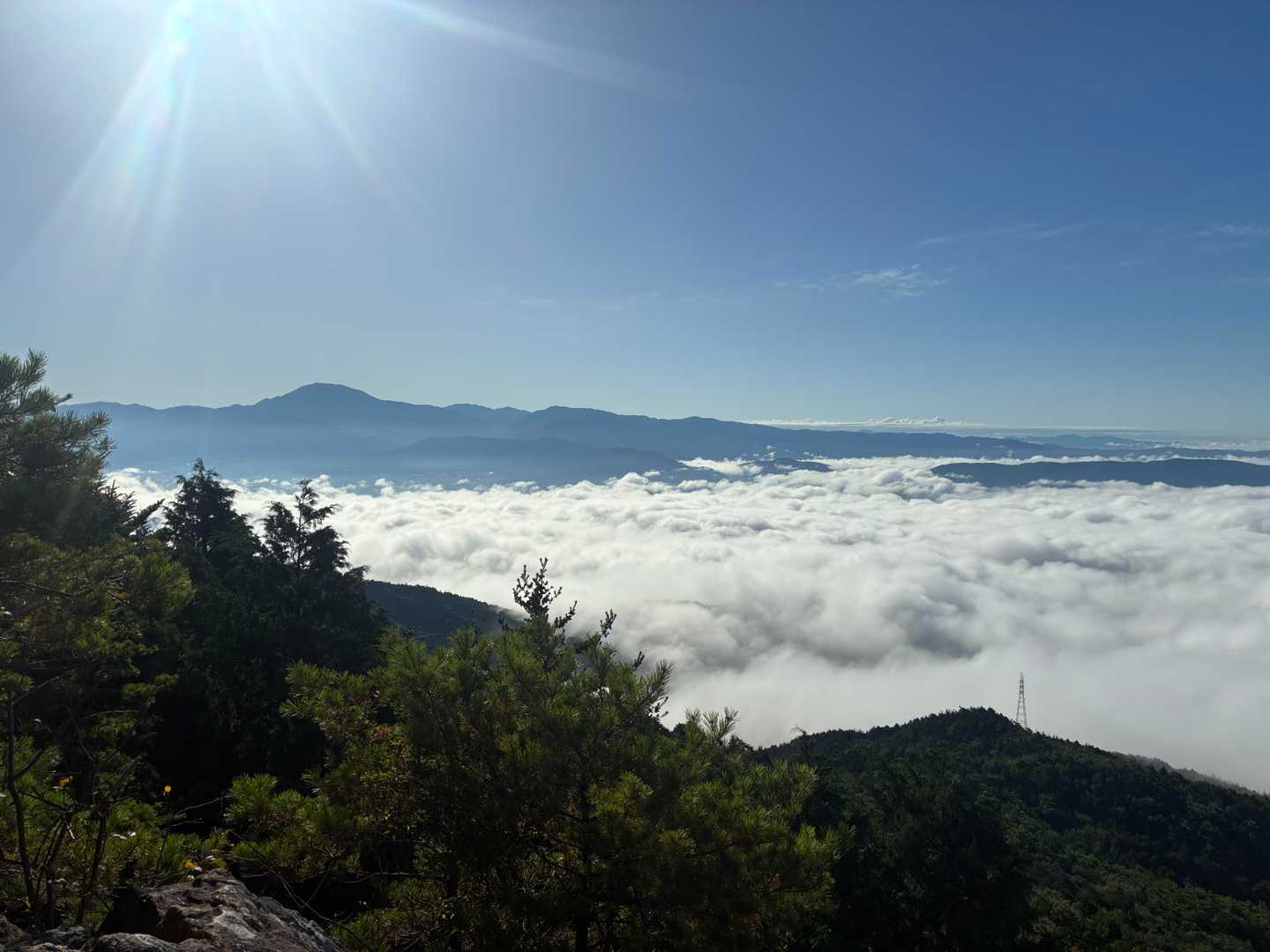 大岩展望台より恵那山方面の雲海😶‍🌫️