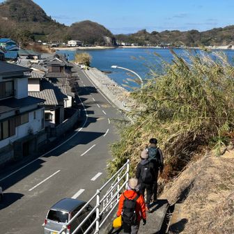 灯籠のところから
由良港方面へ向かいます