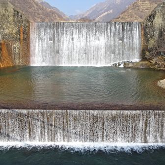 松木川、久蔵川、仁田元川の合流点。