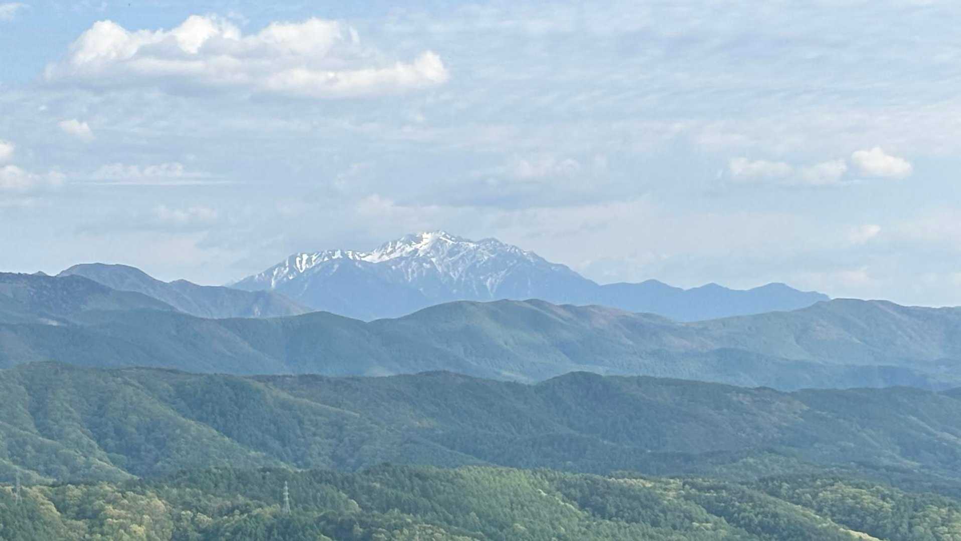 百畳岩
仙丈ヶ岳かな、雲がとれて✨