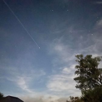 星空がきれーねー🌌

あれは、流れ星か⁈