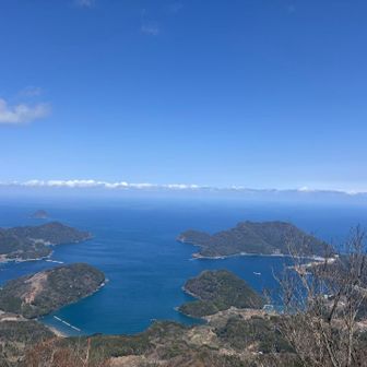 こちらも優勝🏆🥇絶景。
社の後ろにある大岩を登り。

西峰に登頂！