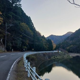 車を停めたとこまで戻ってきた😉今日も1日お疲れ様でした〜🏔渓泉の上のあかねの郷の温泉♨️営業再開の看板を見かけたので、温泉復活してるっぽいです😉👍
今度、♨️入りに行こう🤩